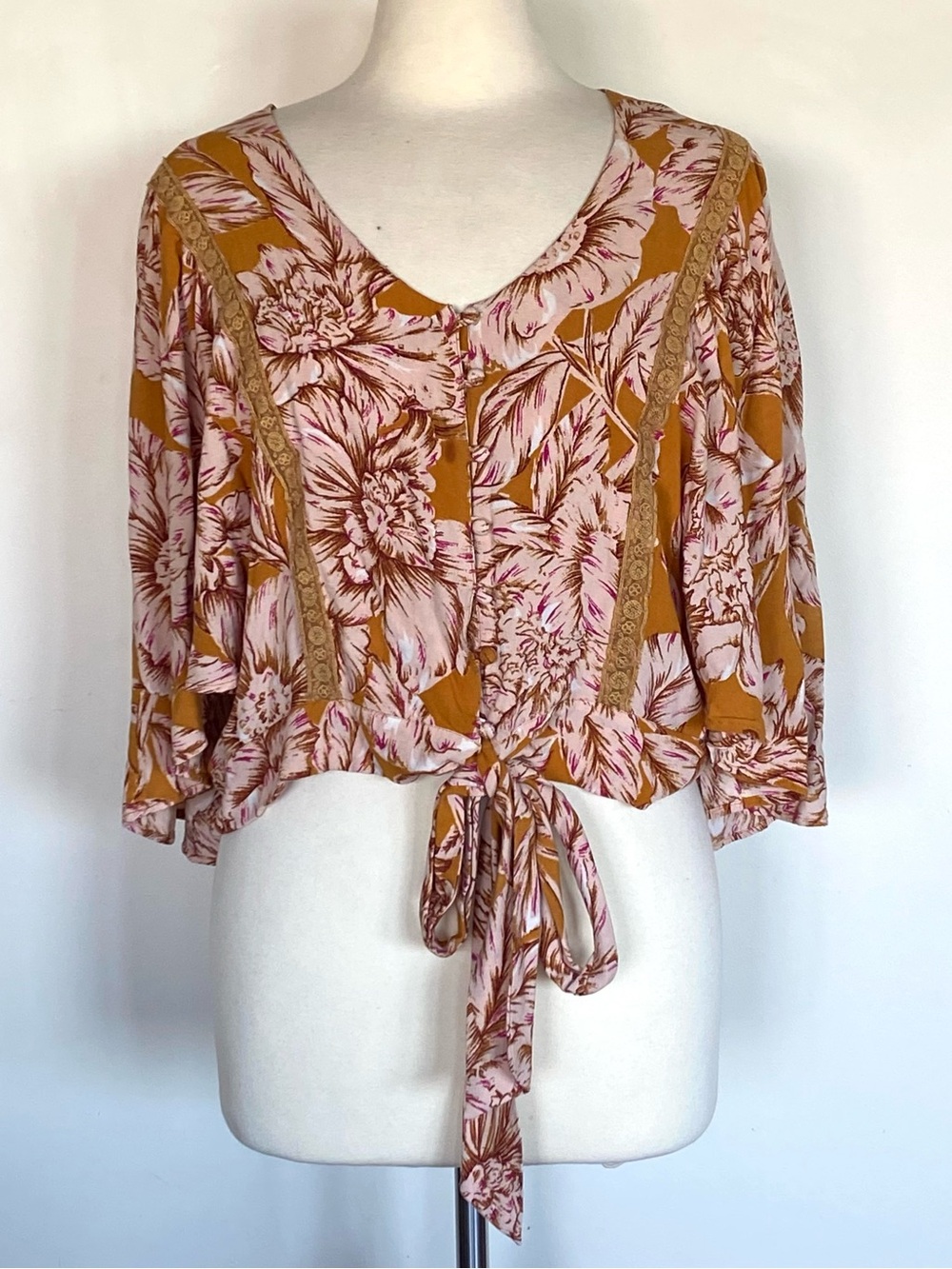 Floral Tie-Front V-Neck Blouse in Mustard Pink Sz L